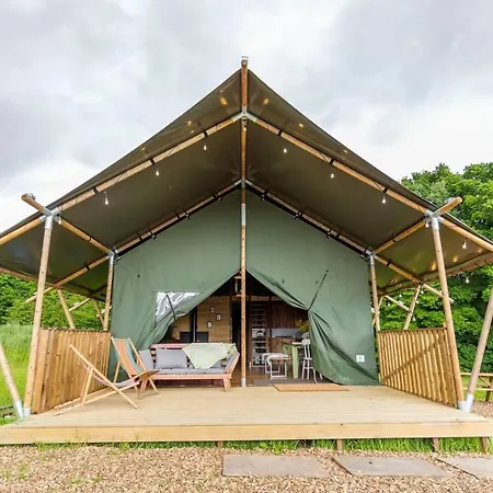 Awe Inspiring Two Storey Tent Crowhurst  Exterior photo