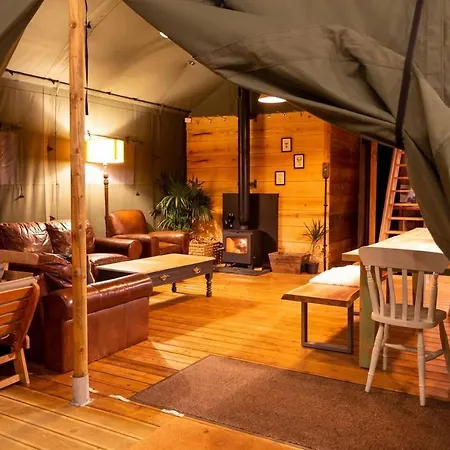 Awe Inspiring Two Storey Tent Crowhurst  Exterior photo